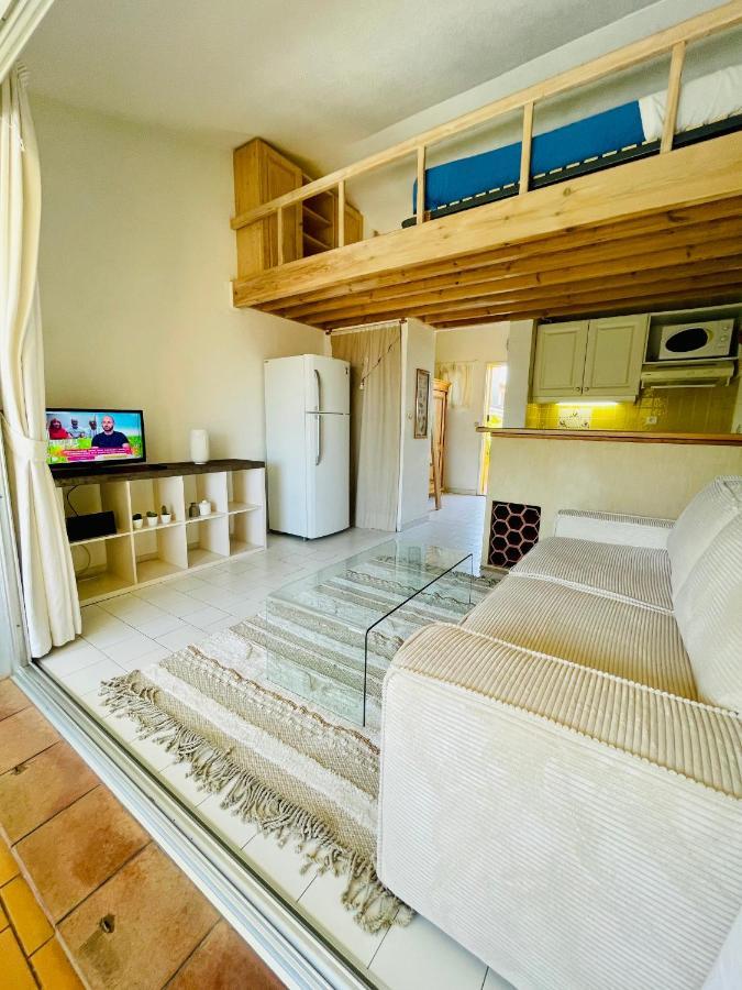 Bel Appartement Avec Mezzanine, Vue Mer Et Piscine Коголен Екстериор снимка