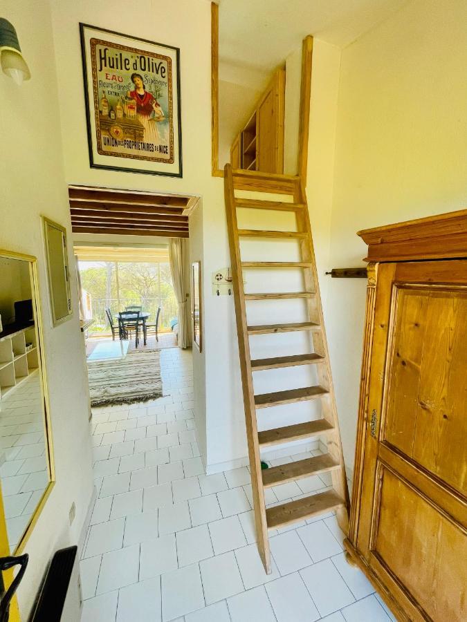 Bel Appartement Avec Mezzanine, Vue Mer Et Piscine Коголен Екстериор снимка