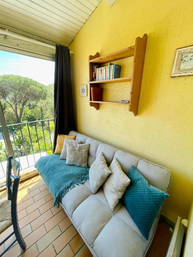 Bel Appartement Avec Mezzanine, Vue Mer Et Piscine Коголен Екстериор снимка