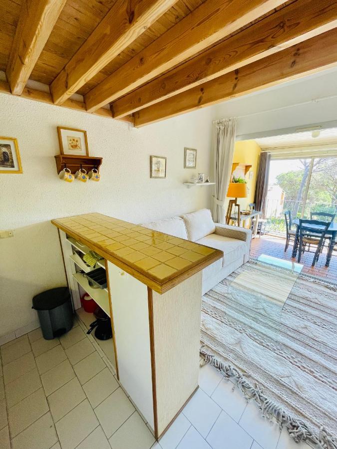 Bel Appartement Avec Mezzanine, Vue Mer Et Piscine Коголен Екстериор снимка
